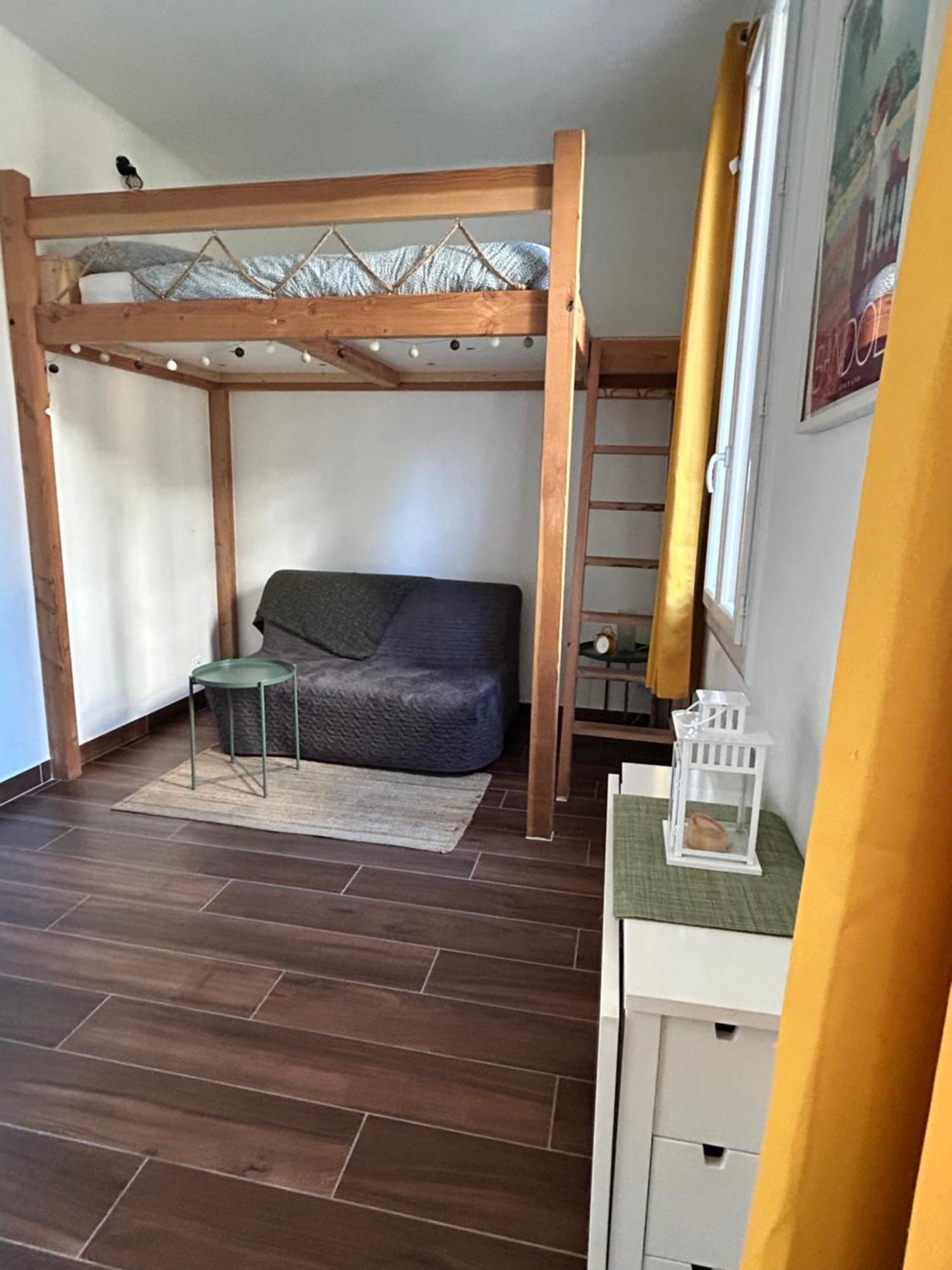 Agreable Studio Renove Avec Place De Parking Bandol Exterior foto